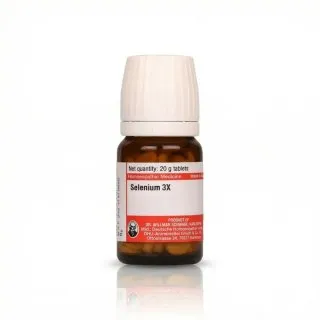 Dr. Willmar Schwabe Selenium 3X homeopathic tablets 20 g bottle on white background